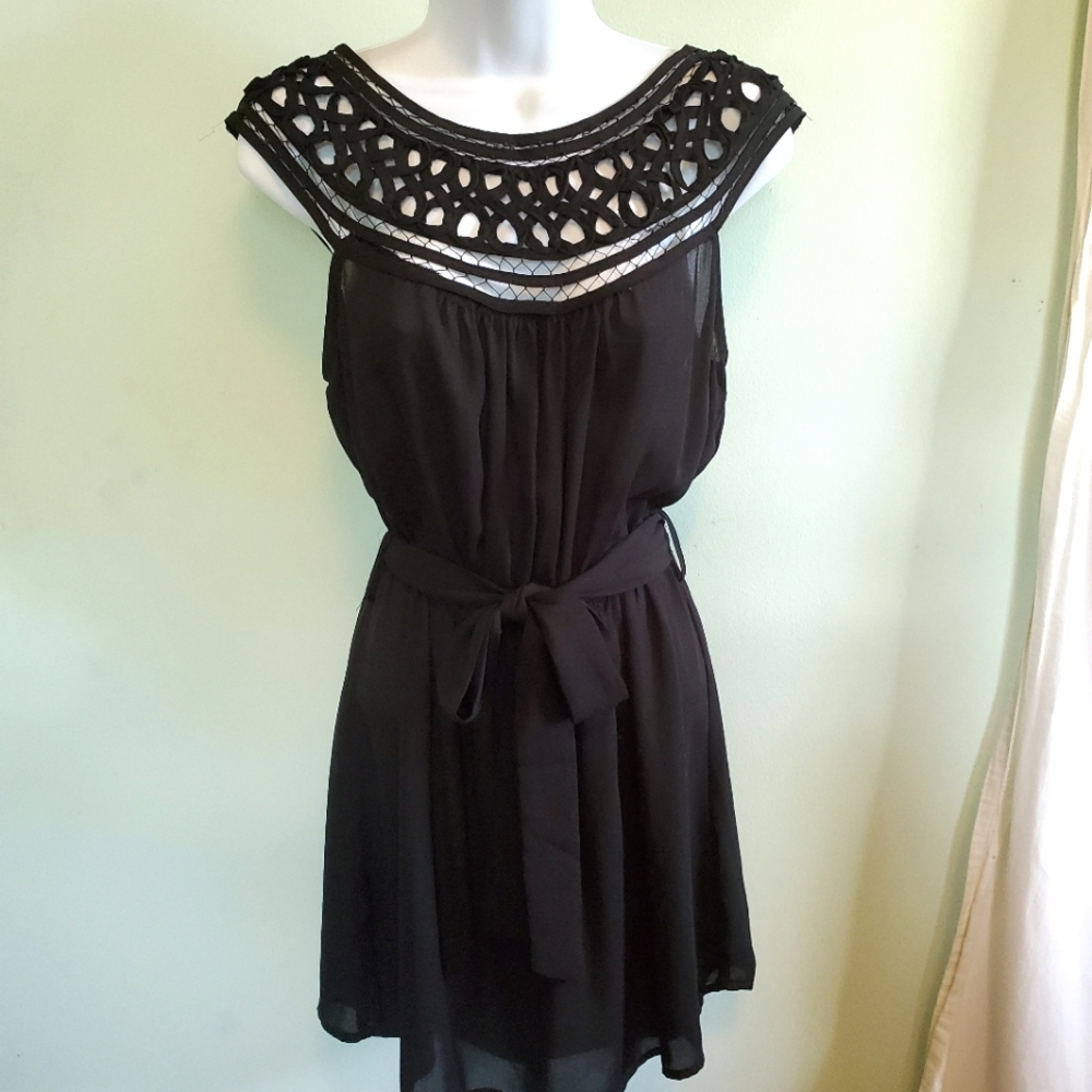 Carrie Allen Flowy Lace Collar Dress